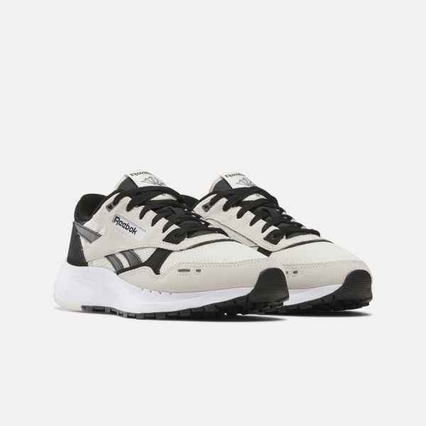 Classic Leather 2400 Running Shoes - Image 2